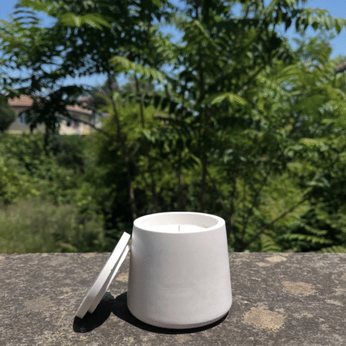 Sade – Taş Tozu Kase Mum Sade – el yapımı taş tozu kase mum, doğal soya wax, minimal ve temiz tasarım